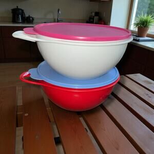 Tupperware Thatsa Bowl 12 Cup 1.4L Lot of 2 Red White Lid Mixing Storage 2677-B